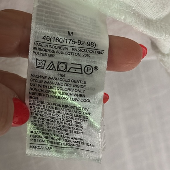 Two terry cloth GAP tops, women’s size medium. One white/one navy - Picture 11 of 11